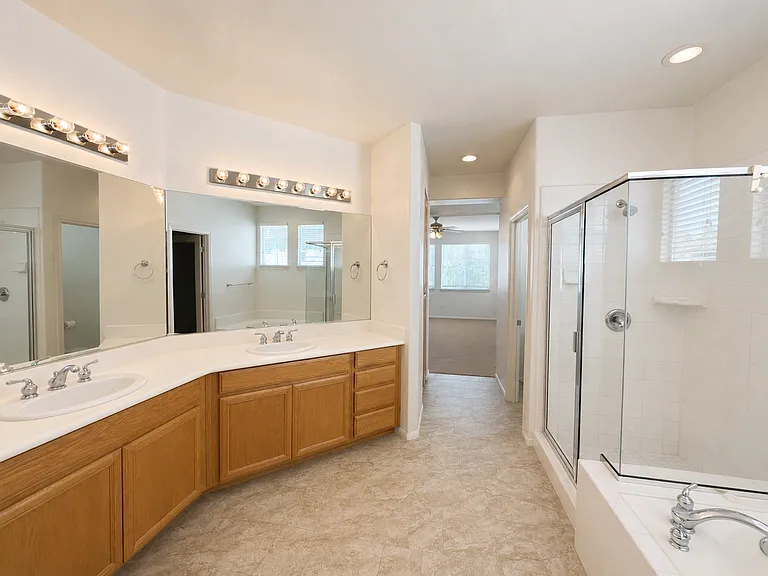 3574 Torrey View Ct — Photo 15