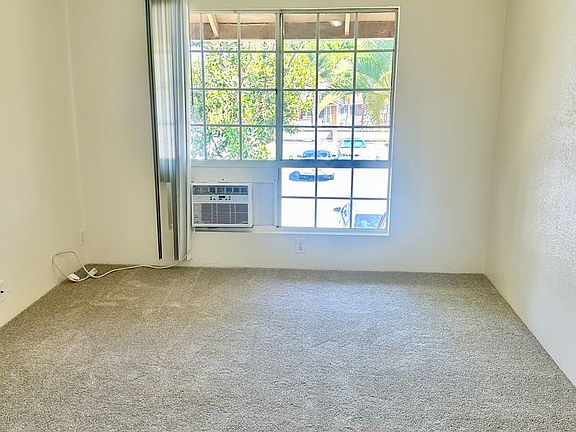 2nd image of 616 Mananai Pl #22U