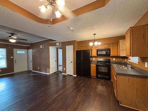 3rd image of 216 Briar Creek Dr
