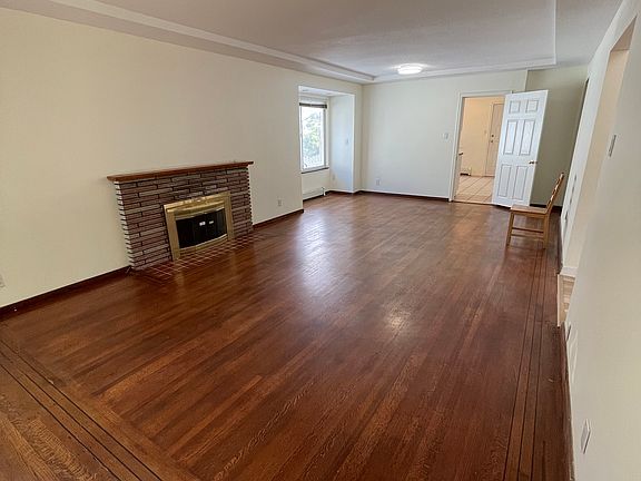 3rd image of 622 E 64th Ave