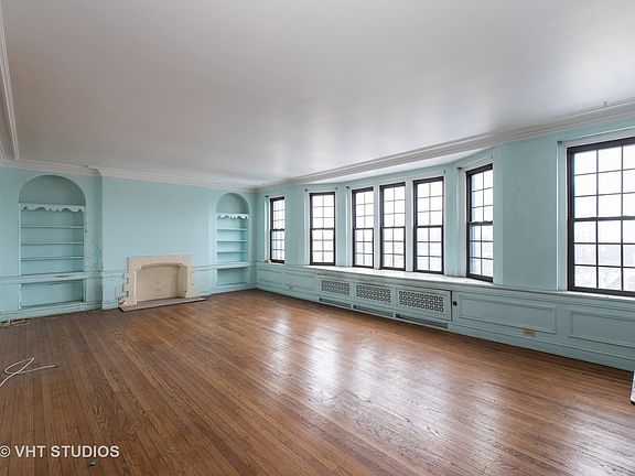 4th image of 6901 S Oglesby Ave APT 7C