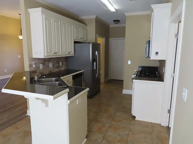 408 Kirkwood Dr — Photo 7