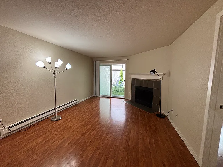 12625 SE 41st Pl #F104 — Photo 5
