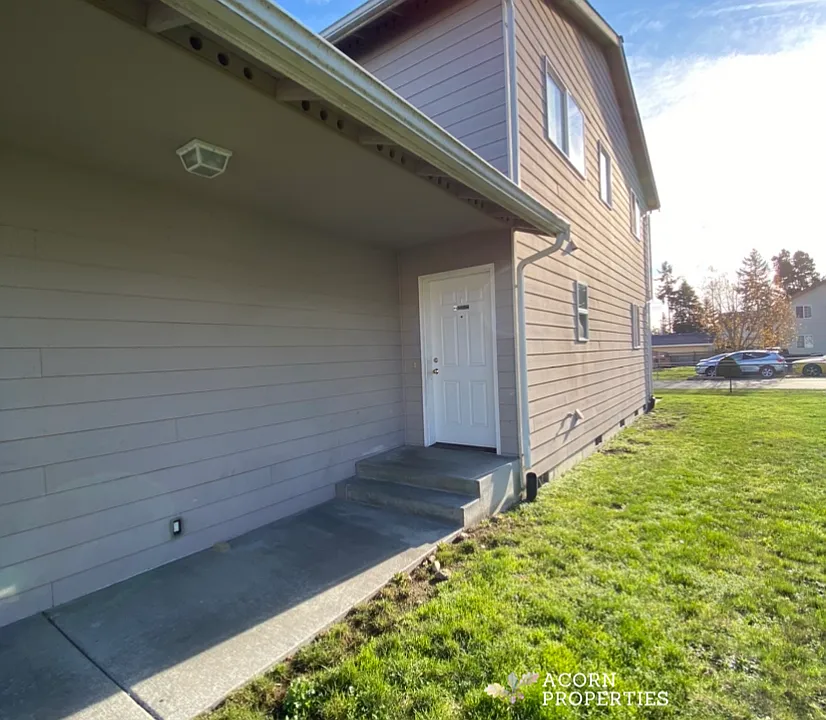 1314 NW Falls Creek Loop