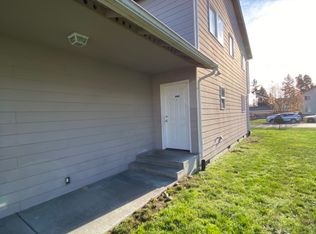 1314 NW Falls Creek Loop #2, Oak Harbor, WA 98277