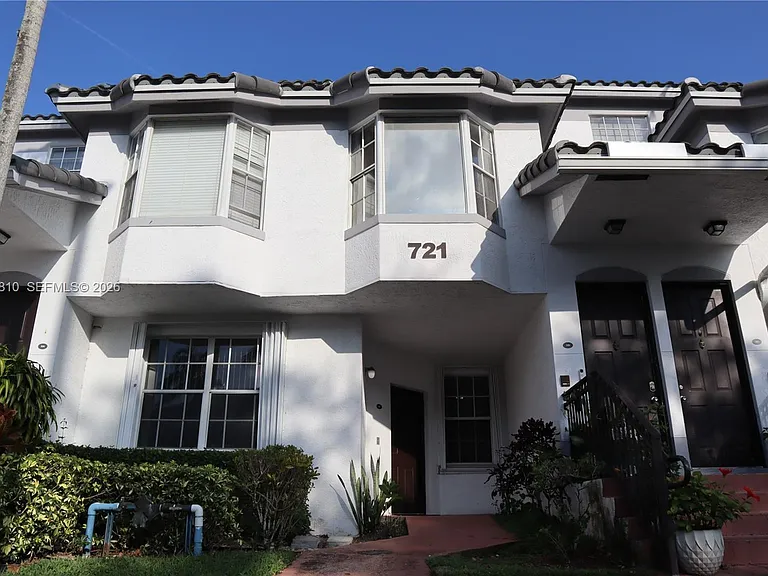 721 SW 148th Ave #305 — Photo 2