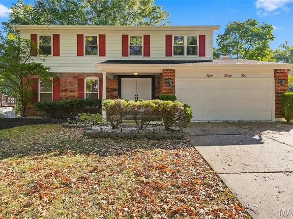 832 Courtland Pl, Ballwin, MO 63021