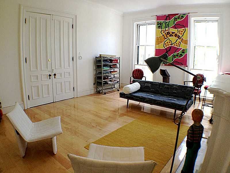2nd image of 96 Bowen St APT 2