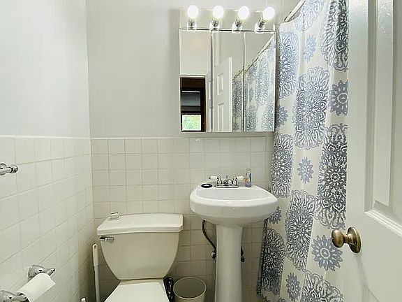 5th image of 33 Carmine St APT 5