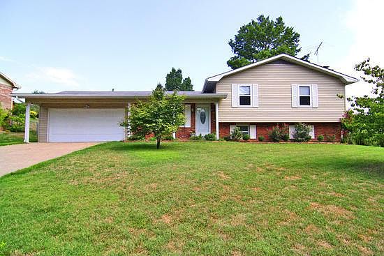 2nd image of 2106 Kenneth Dr