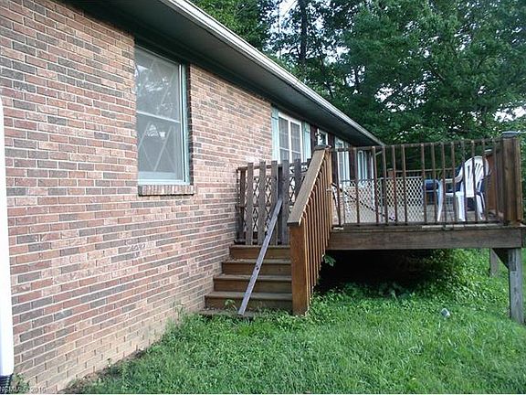 3rd image of 24 S Valley View Dr