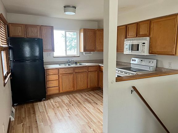 4th image of 1214 N Superior St