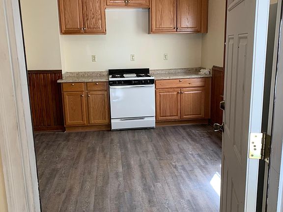 2nd image of 2927 N Oakland Ave #B