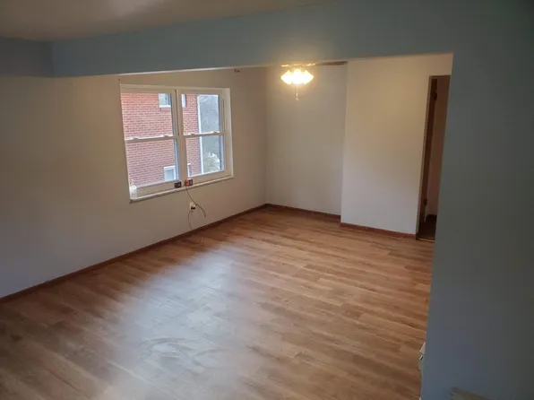 402 Crest Dr, Delmont, PA 15626