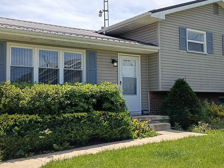 14989 Township Road 494 — Photo 1