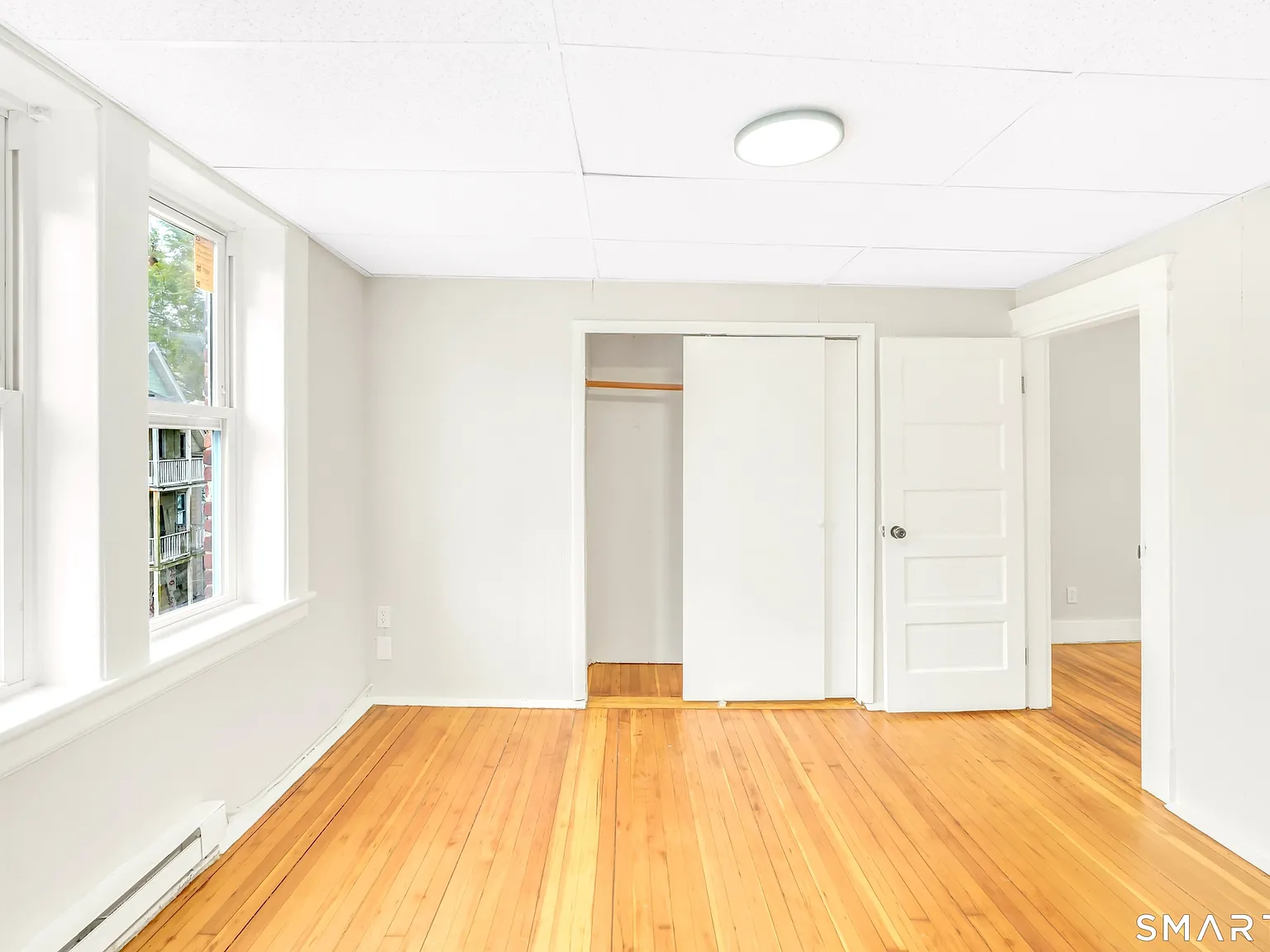 2 bed, 1.0 bath, 2910 sqft, $1,350 — Photo 4