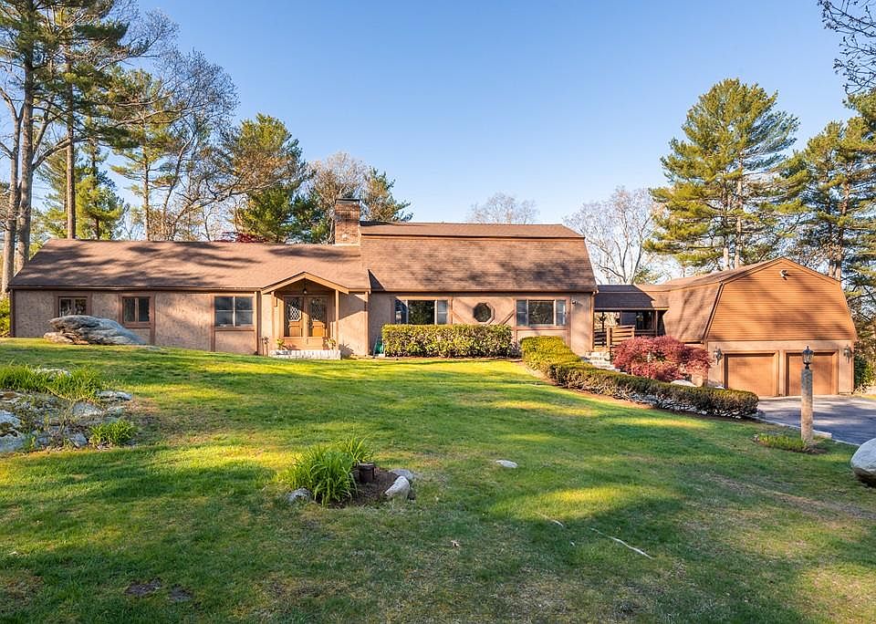 1st image of 12 Forest Park Dr