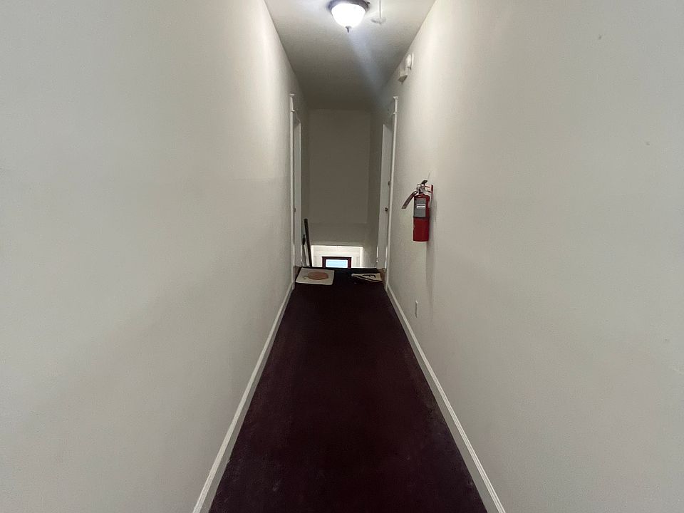 1st image of 1906 W Dekle Ave #6
