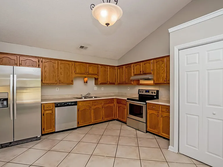10378 Yates Dr — Photo 5