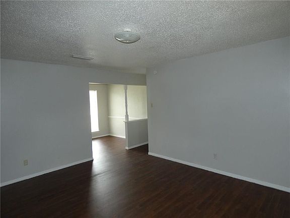 5th image of 922 Quebec Dr