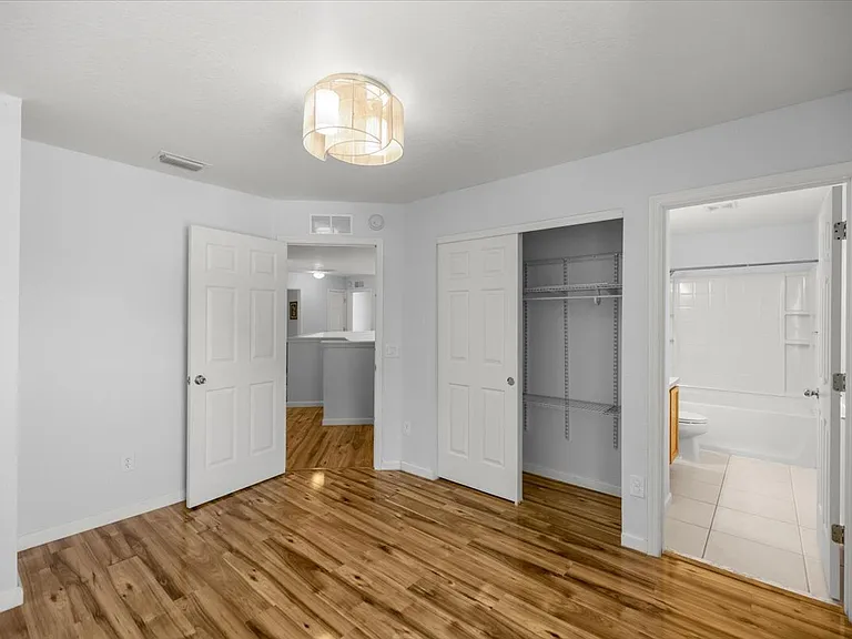 5073 SW 40th Pl — Photo 18