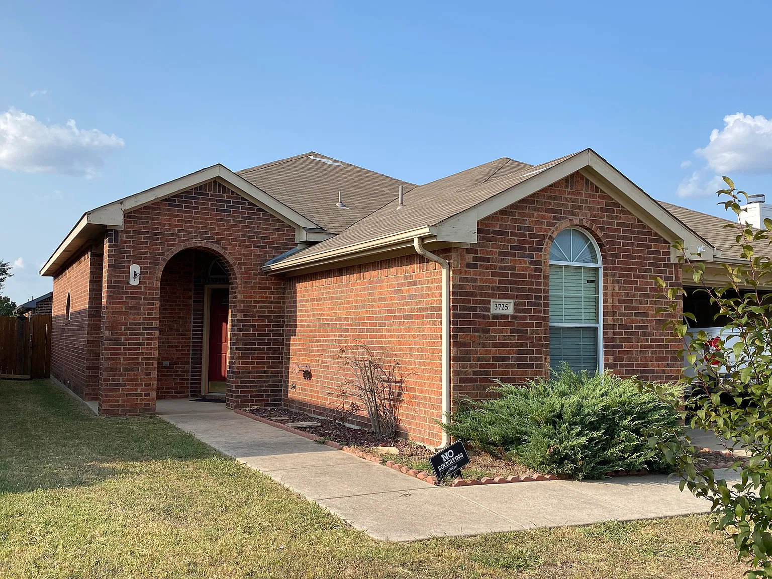 3 bed, 1662 sqft, $2,000 — Photo 2