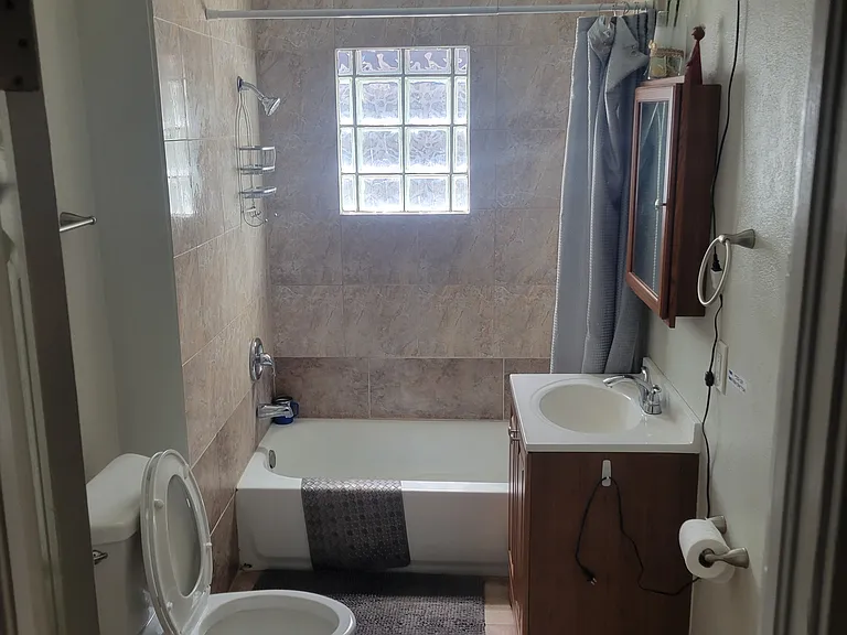 1021 E Garfield St — Photo 16