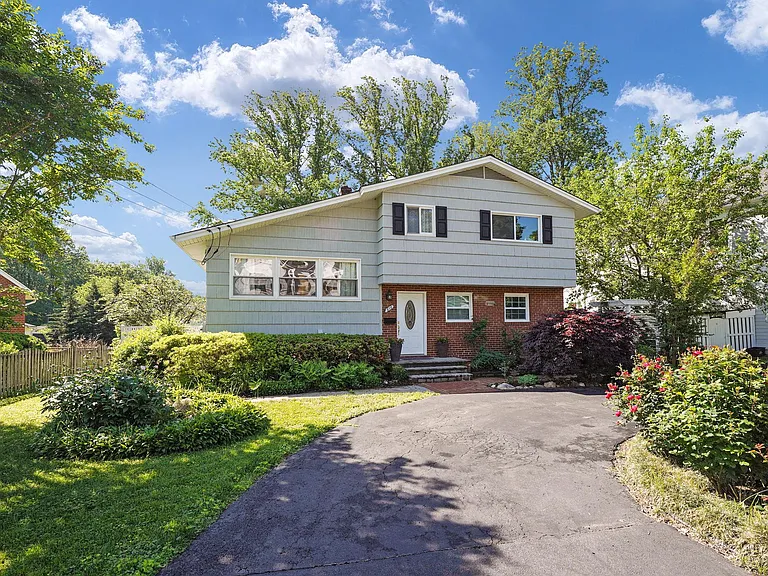 610 Tapawingo Rd SW — Photo 9