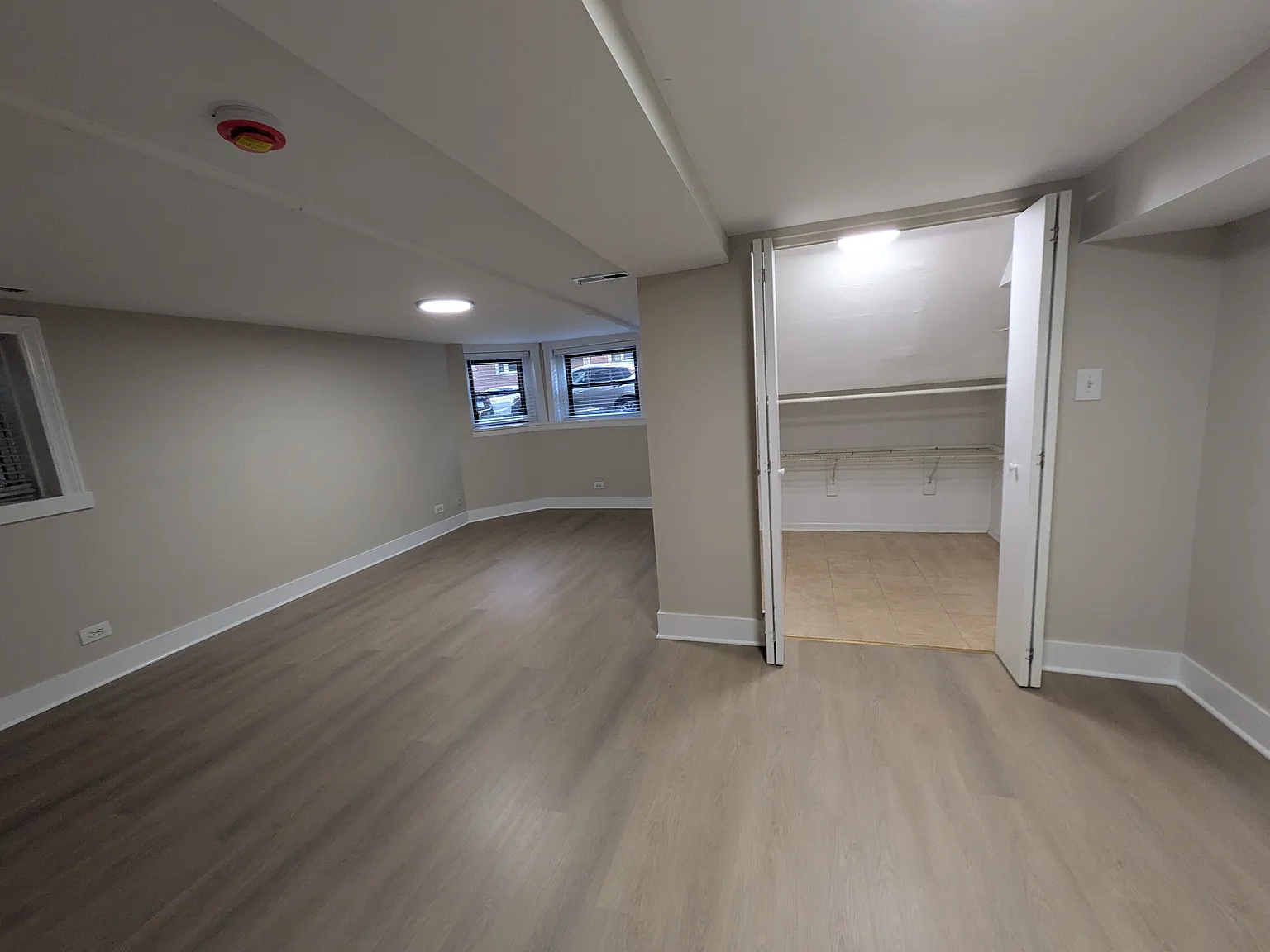 Studio, 550 sqft, $1,350 — Photo 2