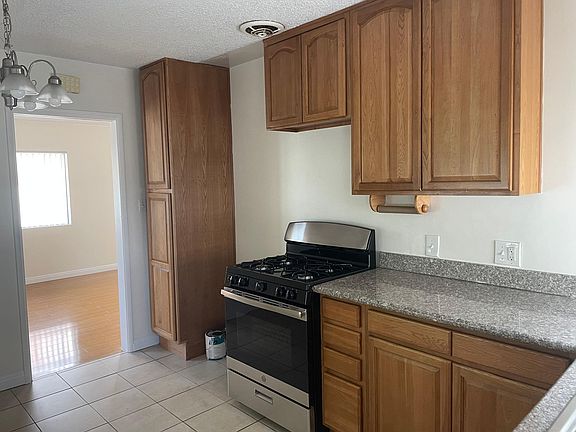 4th image of 708 S 5th St APT A