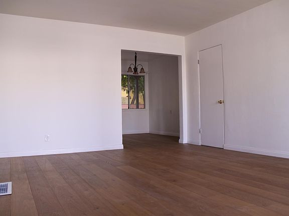 4th image of 7344 Woodman Ave