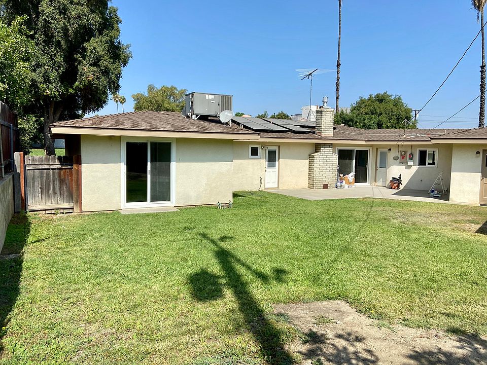 2nd image of 11431 Acacia St