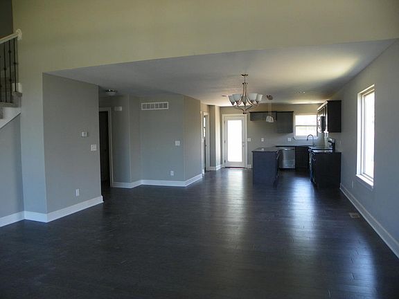 3rd image of 5010 Crystal Dr