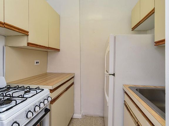 5th image of 601 Kappock St APT 2R