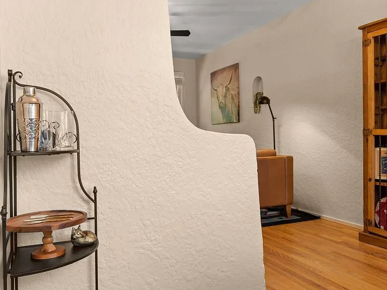 700 Don Gaspar Ave #3 — Photo 24