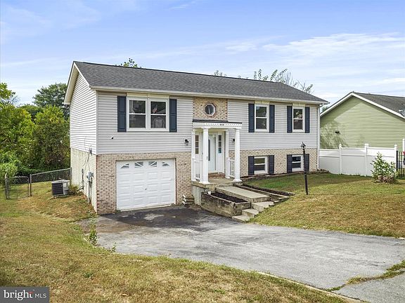 4th image of 84 Bane Berry Ln
