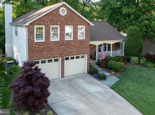 9712 Ironmaster Dr, Burke, VA 22015