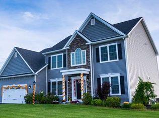 52 Haywood Ln, Rensselaer, NY 12144