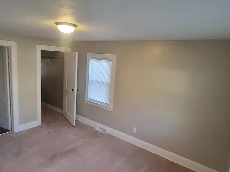 1170 Joy Ave — Photo 9