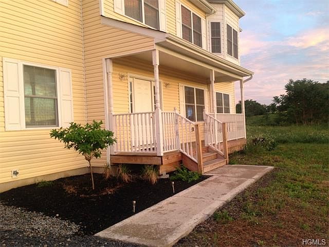 1st image of 12 Knoll View Ter