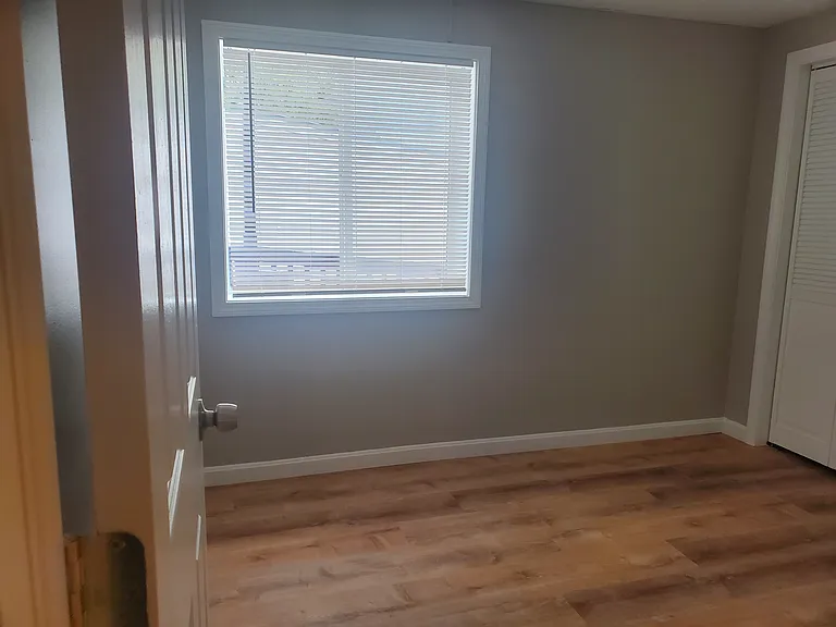 401 Patchen Rd — Photo 10