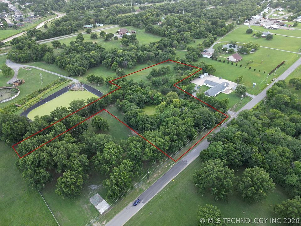 2nd image of W Hereford Ln