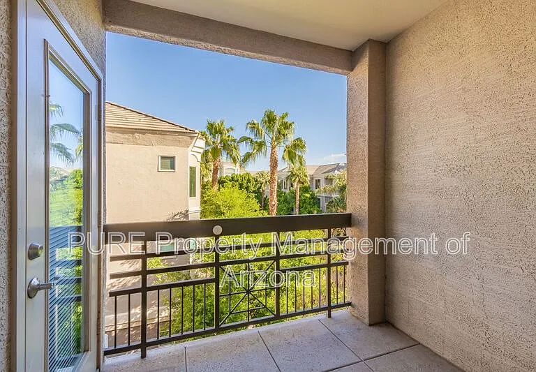 420 W 1st St #321 — Photo 3