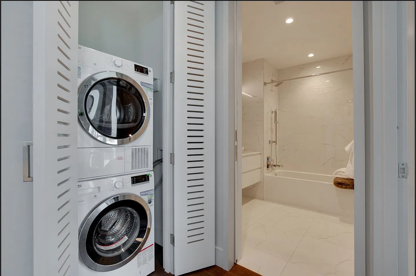 222 East 44th Street — Photo 3