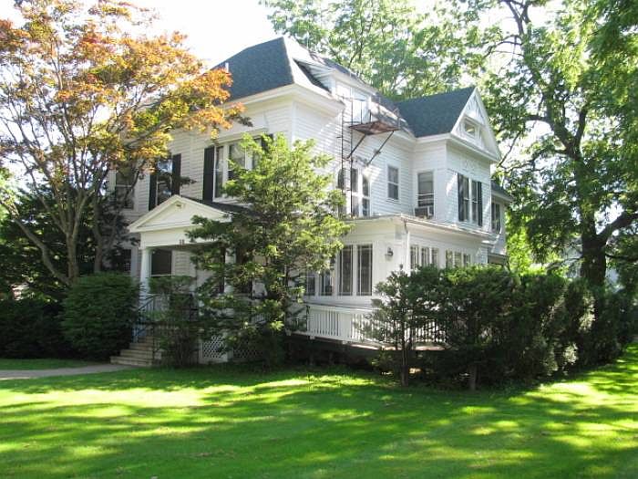 2nd image of 56 Kingsboro Ave