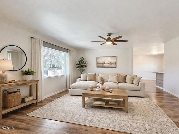 3rd image of 4805 S Thorn Rd