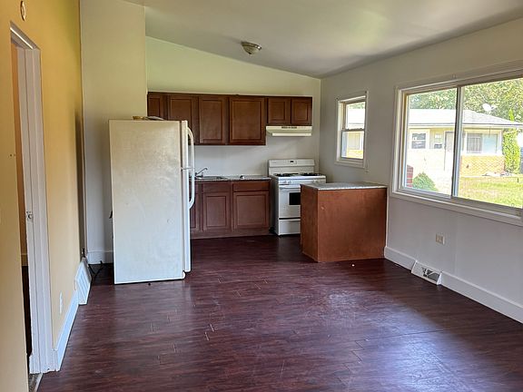 4th image of 1304 Frederick Blvd