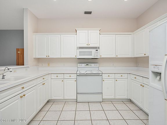 4th image of 4267 Montreaux Ave