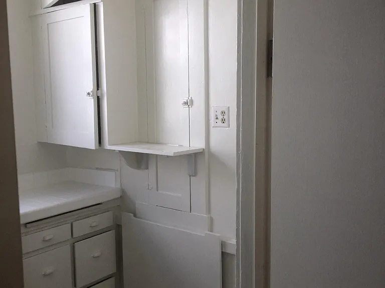 28 Gaviota Ave #28 — Photo 3