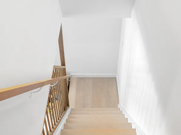 2 Charlton Street image 11 of 20